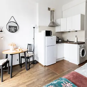Piotrapartments - Big Life In Warsaw